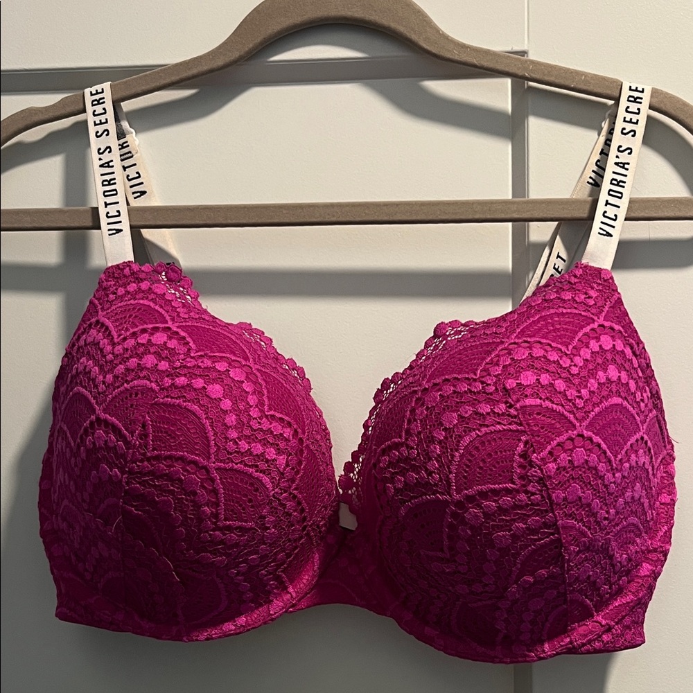 Victoria's Secret t-shirt Fuchsia Magenta Lace Bra 36DD